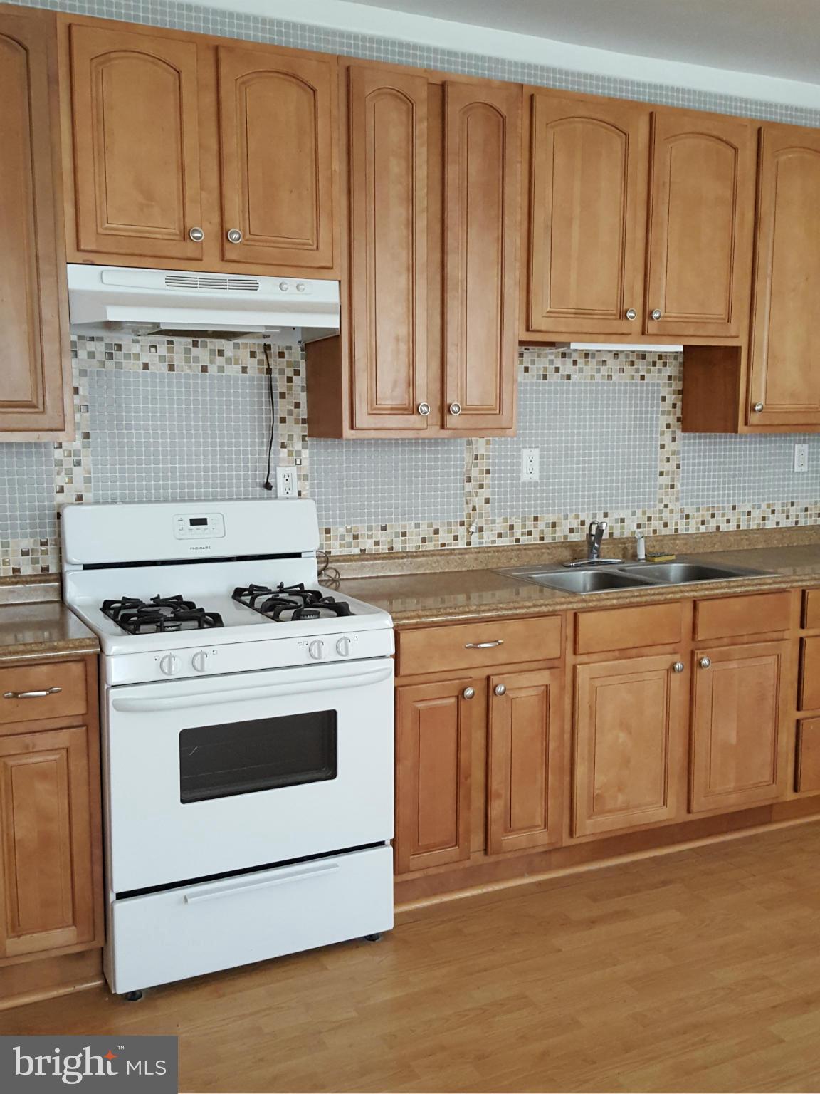 3852 Falls Road Baltimore, MD 21211 - Photo 7 of 12 Kitchen
