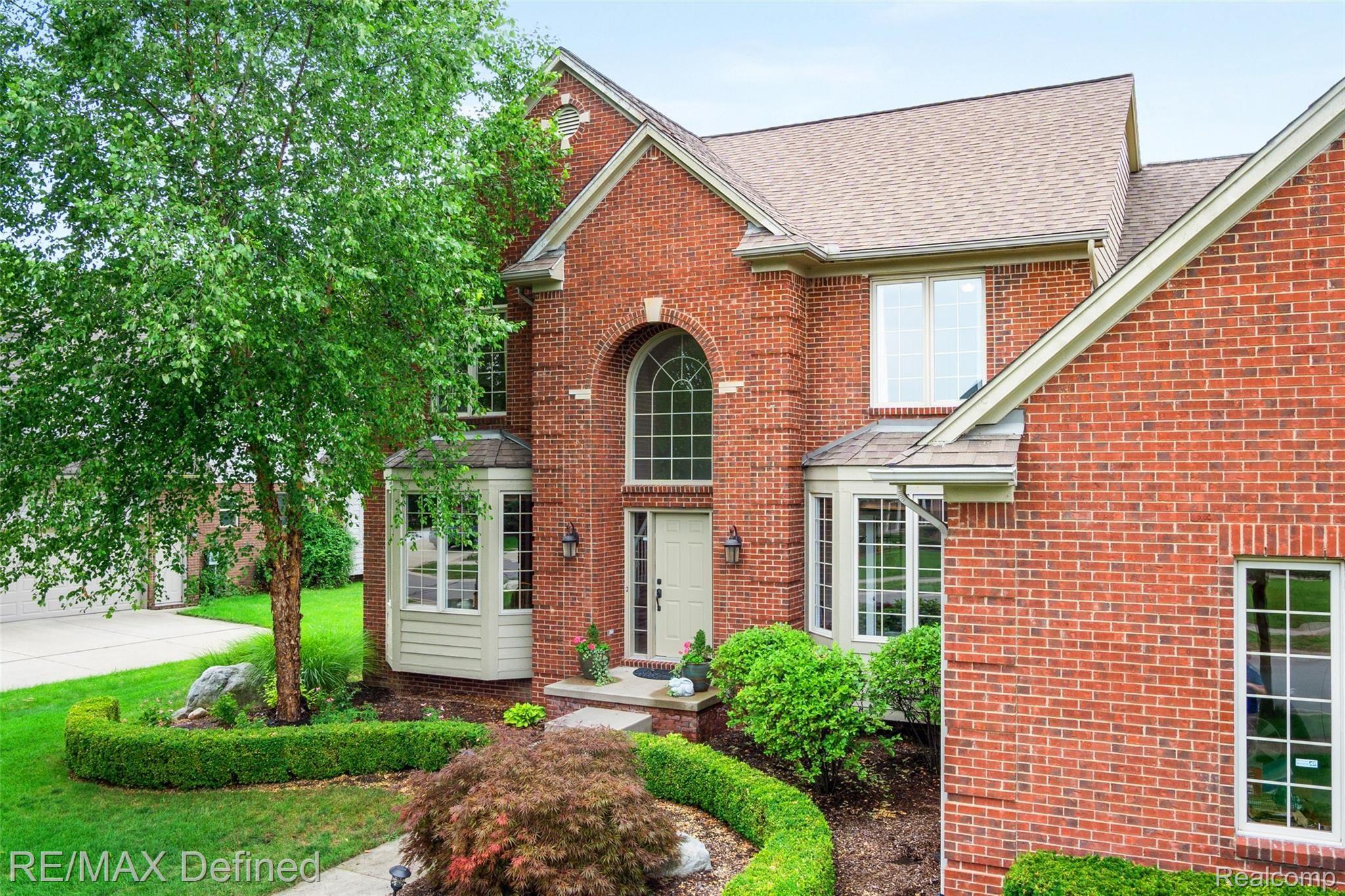 116 Scarborough Lane Rochester, MI 48306 - Photo 3 of 53 116-Scarborough-Ln-3.jpg