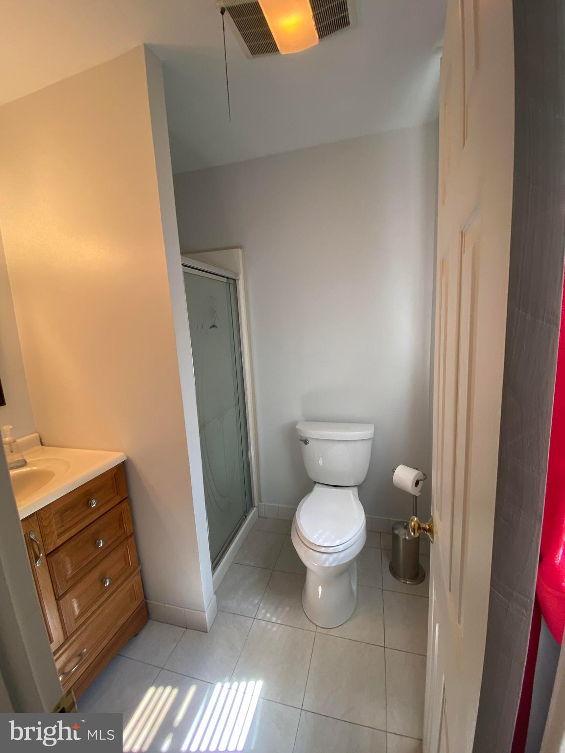 1216 Weber Road Warminster, PA 18974 - Photo 21 of 32 Master Bethroom