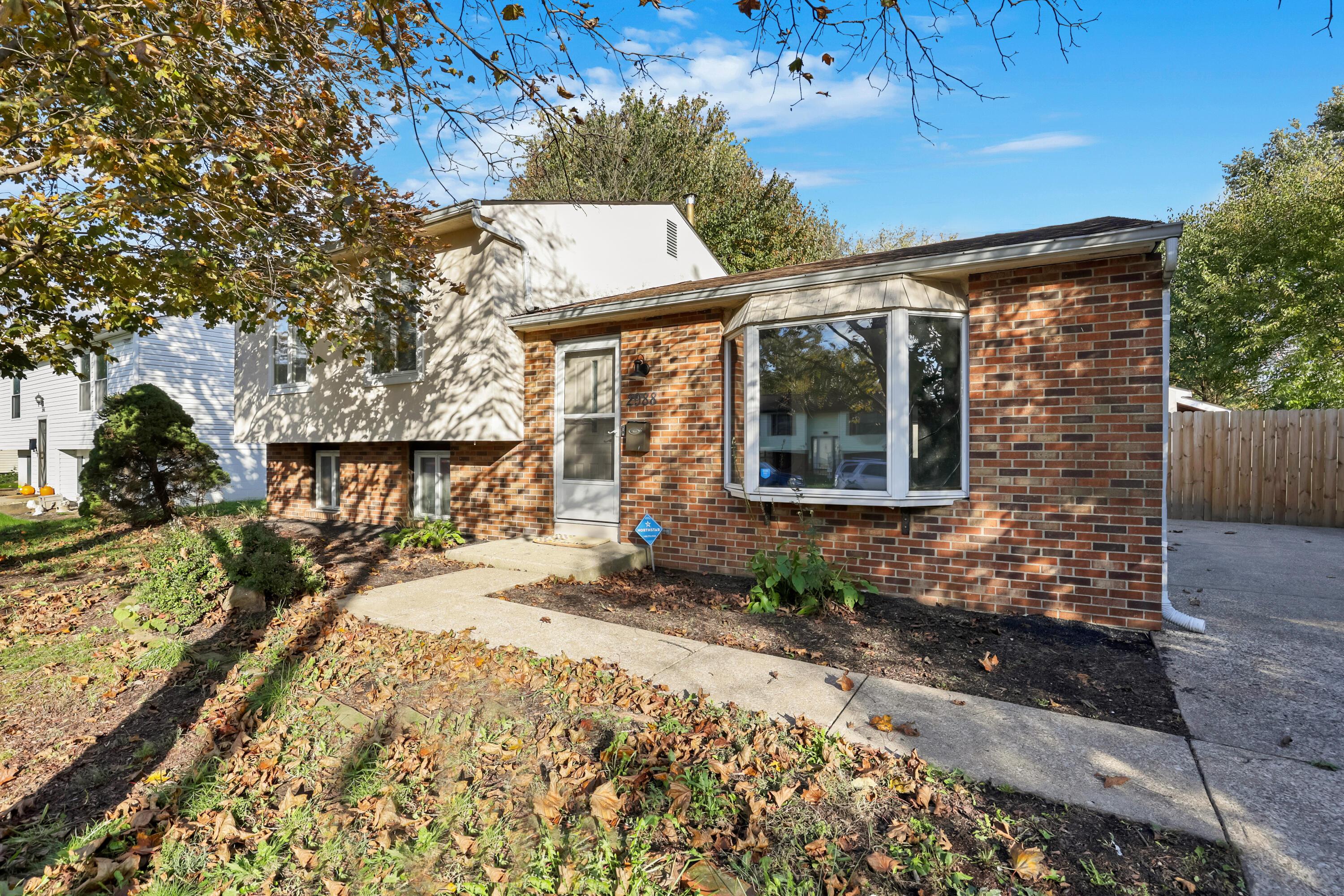 2988 Renfro Road Columbus, OH 43232 - Photo 1 of 40 0N4A8662