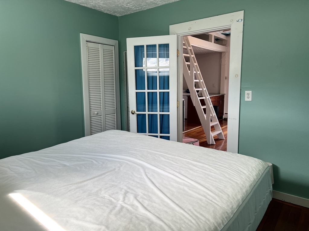 29 R Cutler Street, Unit 1 Winthrop, MA 02152 - Photo 14 of 20