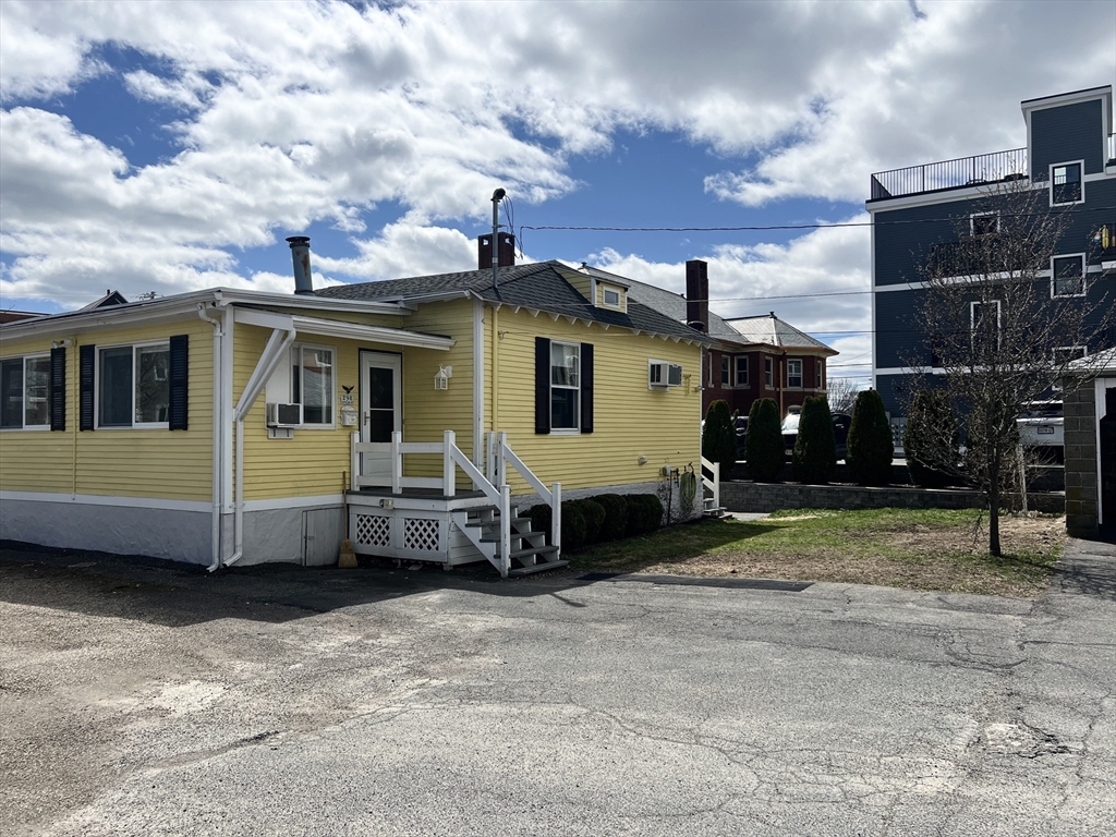 29 R Cutler Street, Unit 1 Winthrop, MA 02152 - Photo 2 of 20