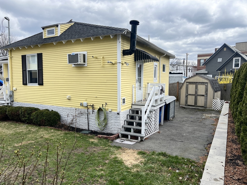 29 R Cutler Street, Unit 1 Winthrop, MA 02152 - Photo 3 of 20