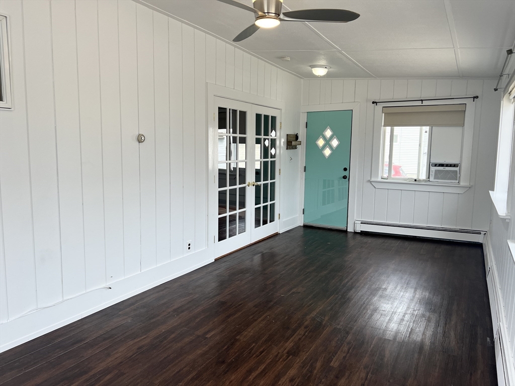 29 R Cutler Street, Unit 1 Winthrop, MA 02152 - Photo 5 of 20