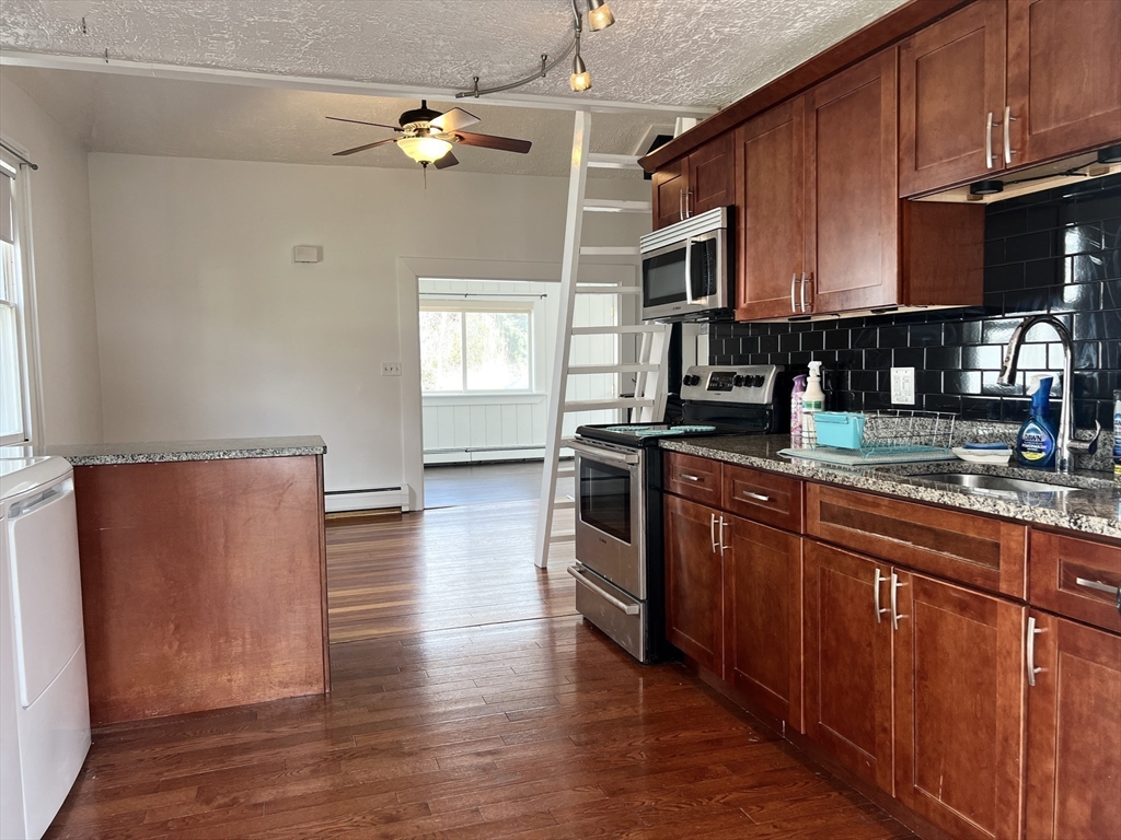 29 R Cutler Street, Unit 1 Winthrop, MA 02152 - Photo 9 of 20