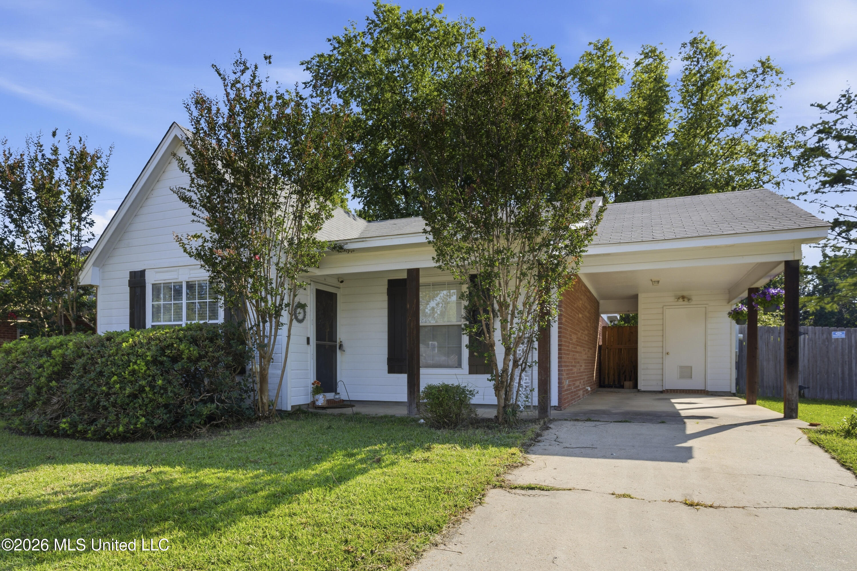 412 Pelican Way-1