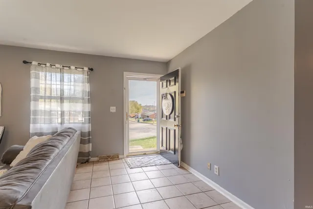 $214,500 | 5200 Westchester Drive, Evansville, IN 47720