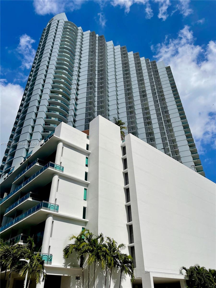 350 South Miami Avenue, Unit 1102 Miami, FL 33130 - Photo 28 of 29 a view of buildings