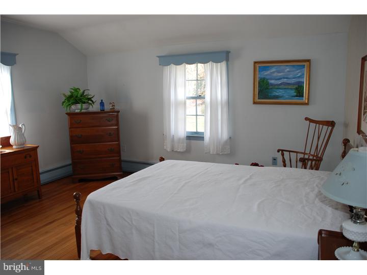 202 Maplewood Road West Chester, PA 19382 - Photo 9 of 21 Bedroom 3