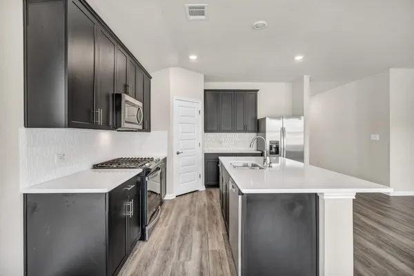 $2,395 | 102 Greenspire Lane, Hutto, TX 78634