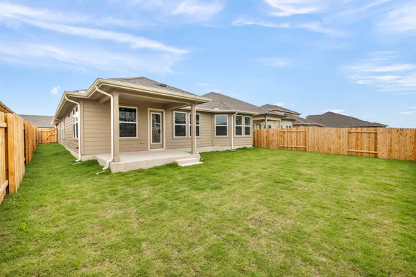 $2,395 | 102 Greenspire Lane, Hutto, TX 78634