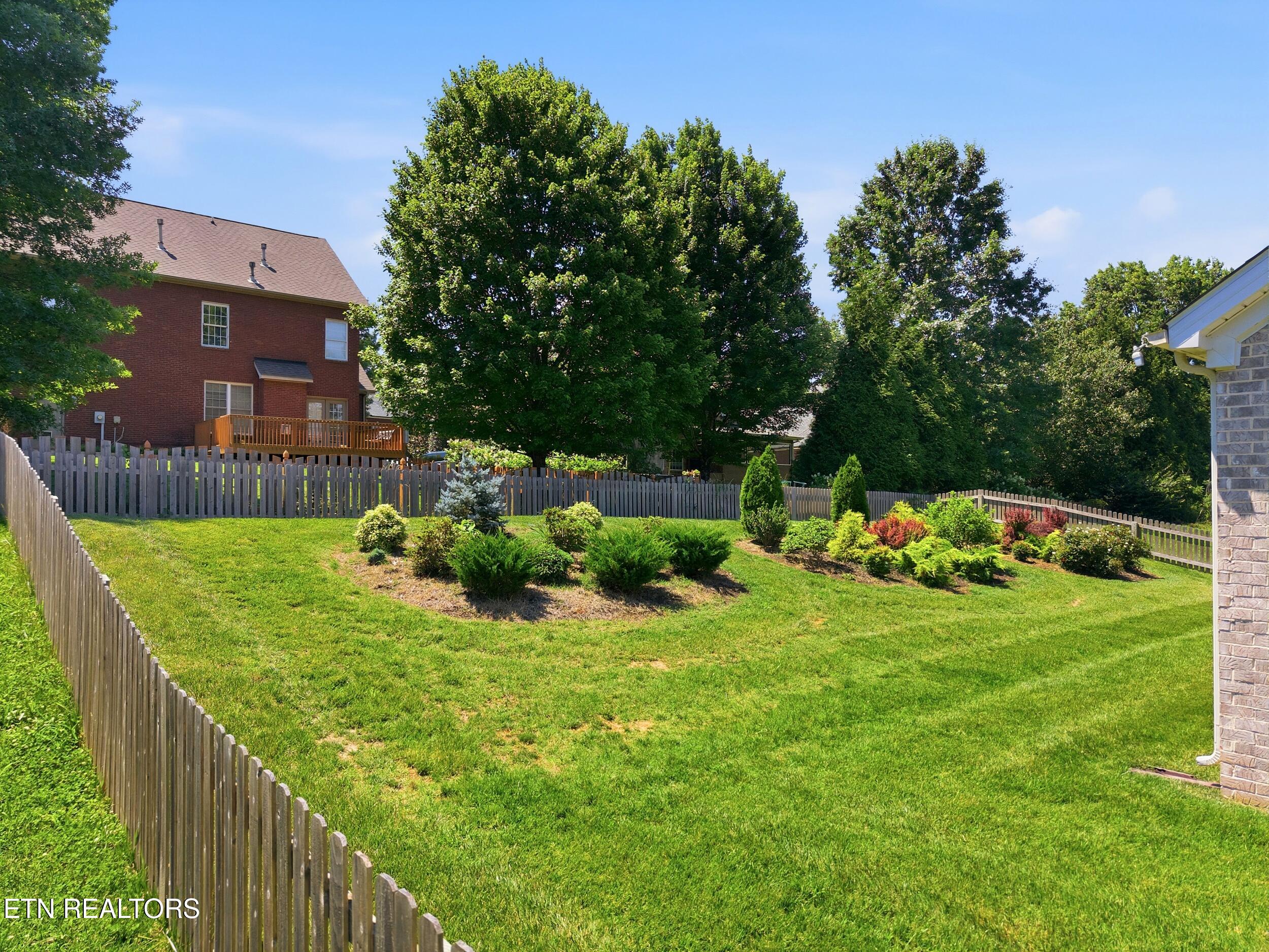 1437 Vale View Road Knoxville, TN 37922 - Photo 31 of 35 1437_Vale_View_Rd_0008