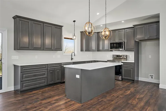 $365,000 | 1 Tbb Wood At Park Hills, Warrenton, MO 63383