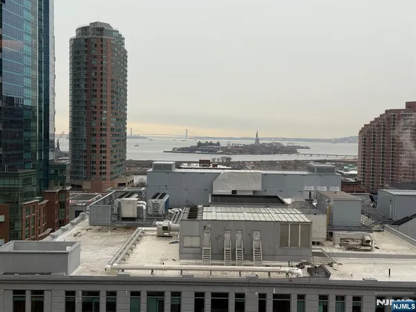 a picture of city view