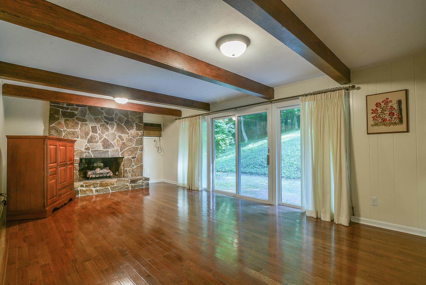 620 Montezuma Road Kingsport, TN 37664 - Photo 16 of 94 Den with stone fireplacee