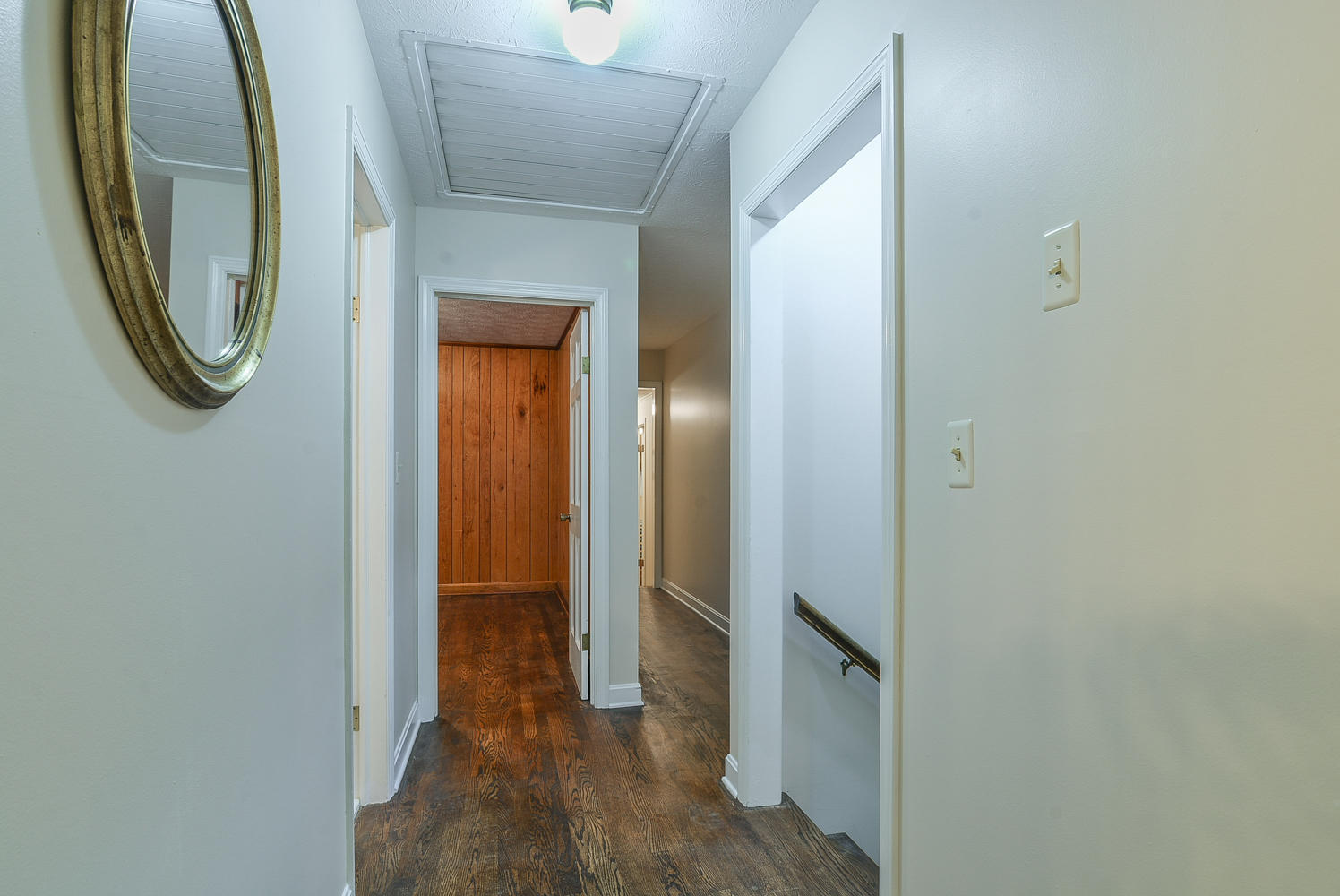 620 Montezuma Road Kingsport, TN 37664 - Photo 24 of 94 24Second floor hall