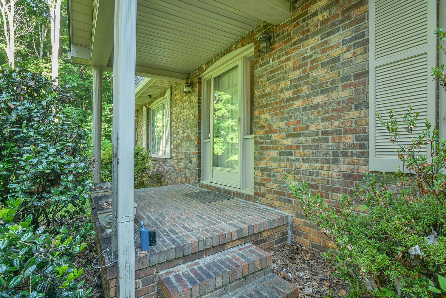 620 Montezuma Road Kingsport, TN 37664 - Photo 4 of 94 Front porch