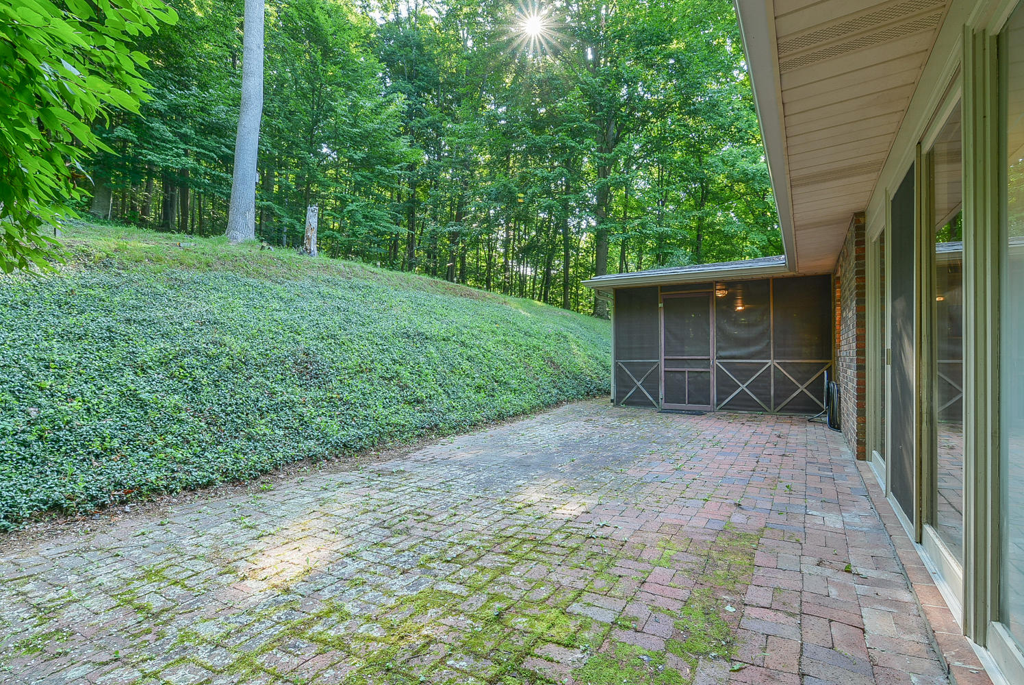 620 Montezuma Road Kingsport, TN 37664 - Photo 40 of 94 Brick outdoor space