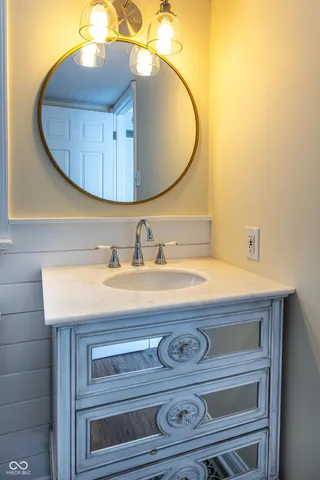 $2,000 | 388 West Pearl Street, Greenwood, IN 46142