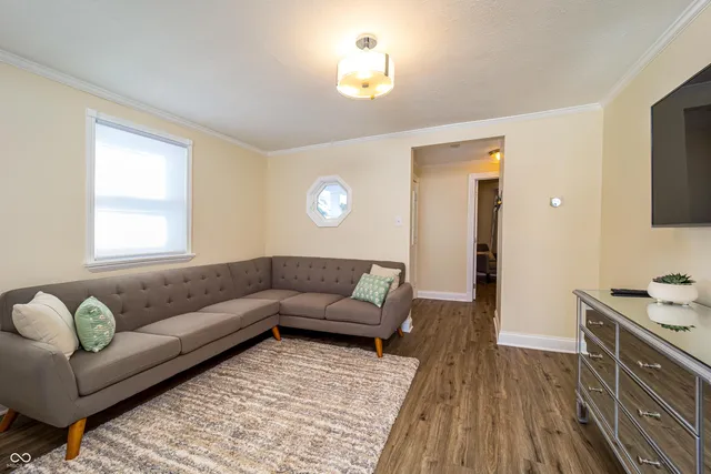 $2,000 | 388 West Pearl Street, Greenwood, IN 46142