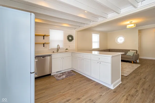 $2,000 | 388 West Pearl Street, Greenwood, IN 46142