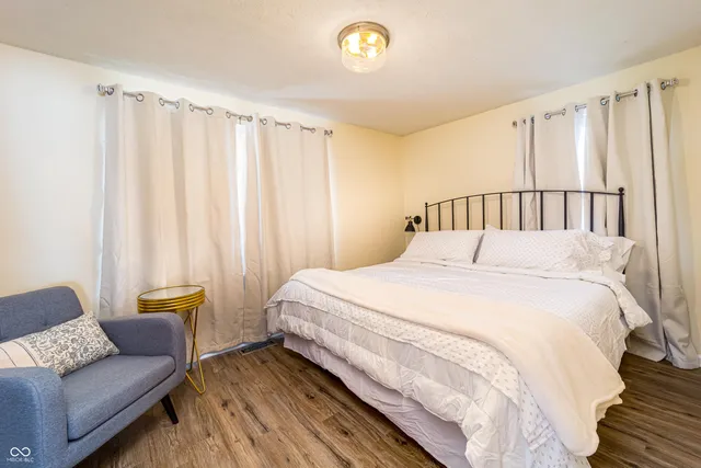 $2,000 | 388 West Pearl Street, Greenwood, IN 46142