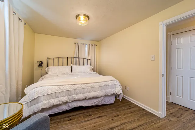 $2,000 | 388 West Pearl Street, Greenwood, IN 46142