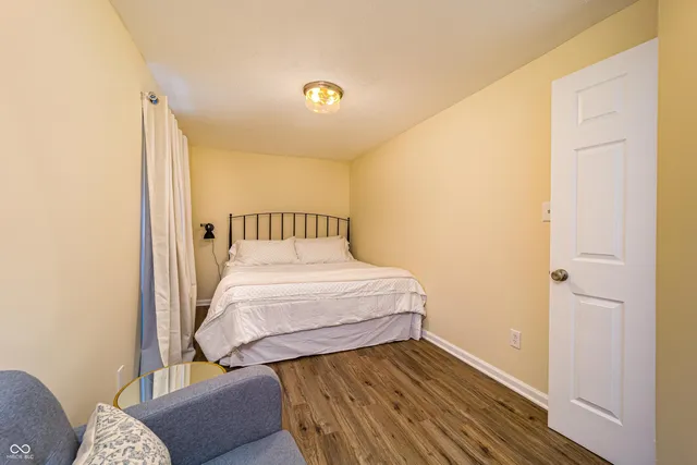 $2,000 | 388 West Pearl Street, Greenwood, IN 46142