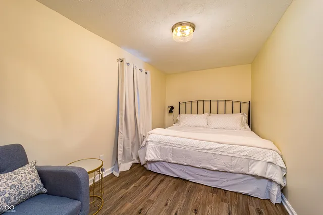 $2,000 | 388 West Pearl Street, Greenwood, IN 46142