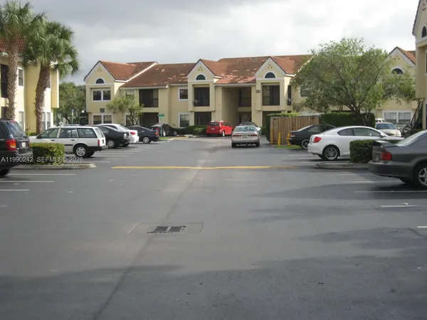 $1,950 | 15051 Southwest 103rd Lane, Unit 4103, Miami, FL 33196