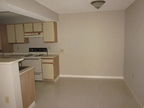 $1,950 | 15051 Southwest 103rd Lane, Unit 4103, Miami, FL 33196