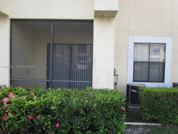 $1,950 | 15051 Southwest 103rd Lane, Unit 4103, Miami, FL 33196