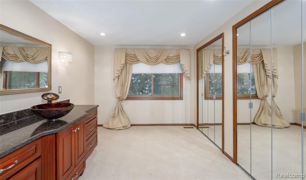 876 Snowmass Drive Rochester Hills, MI 48309 - Photo 31 of 45