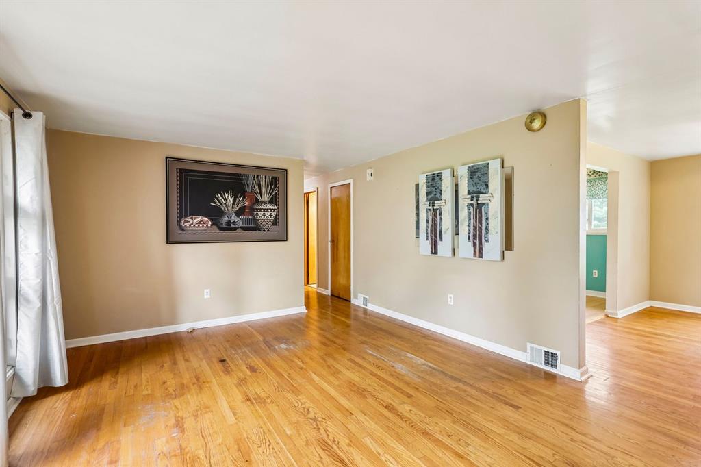 7 Rolling Road Cranberry Township, PA 16066 - Photo 9 of 39 Gallery Image 9