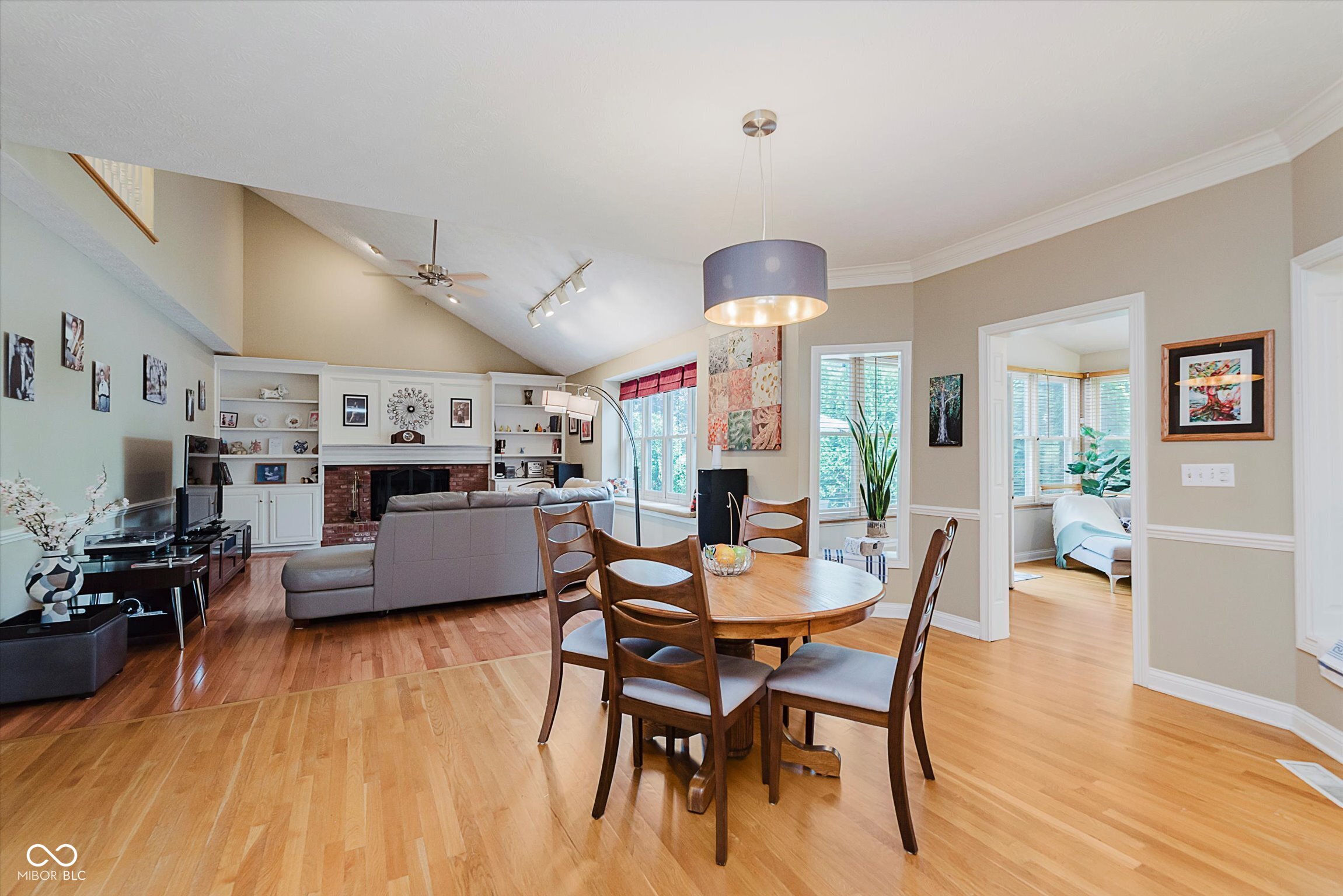 5251 Apache Moon Carmel, IN 46033 - Photo 3 of 48