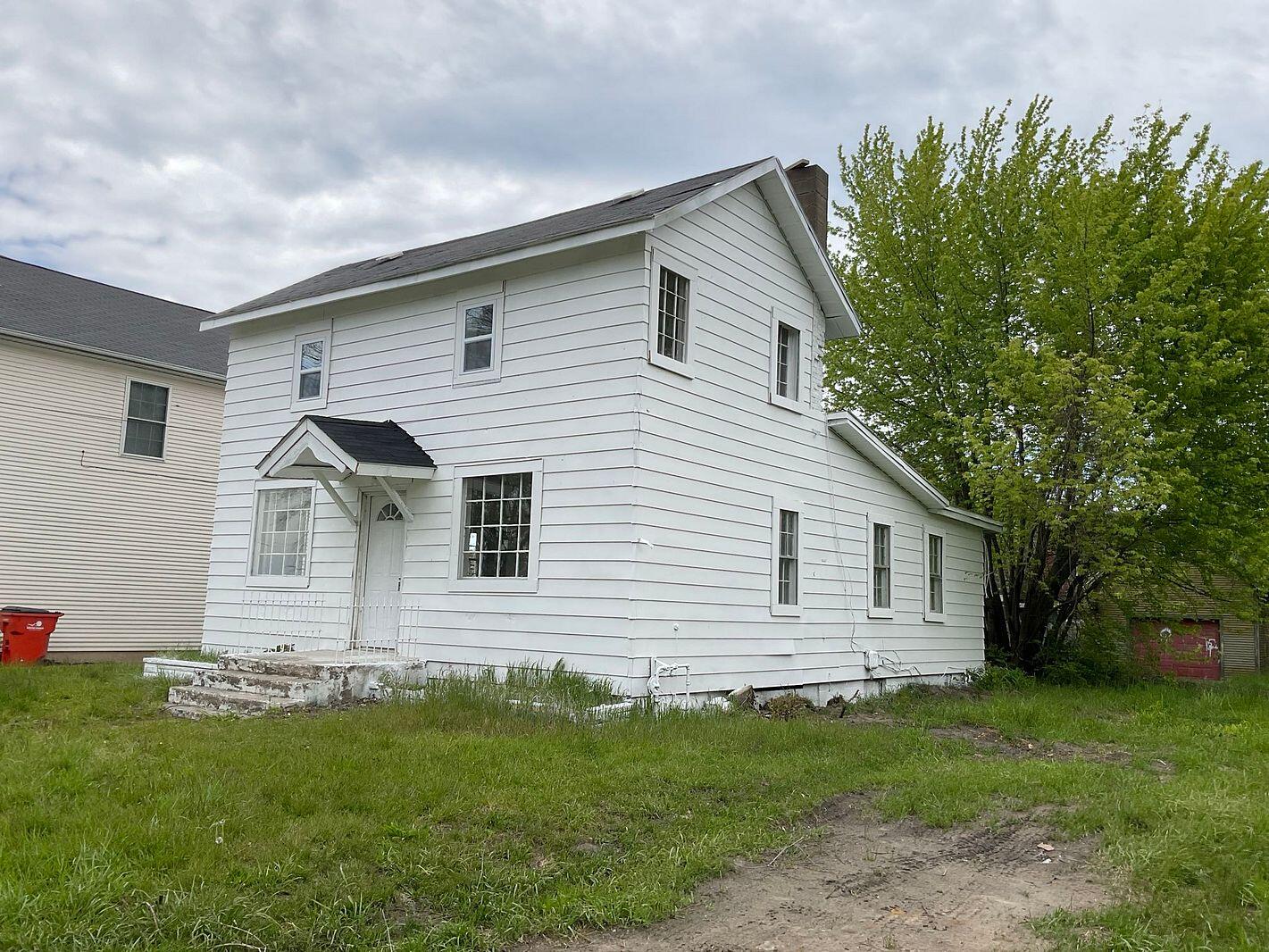 255 High Street Benton Harbor, MI 49022 - Photo 2 of 23 Front
