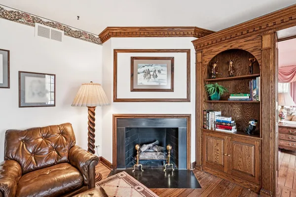 $1,998,000 | 545 West Windsor Road, Inverness, IL 60067