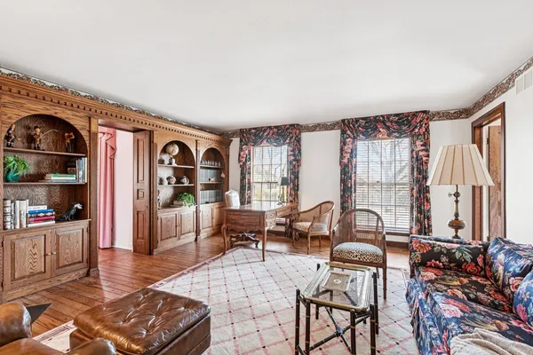 $1,998,000 | 545 West Windsor Road, Inverness, IL 60067