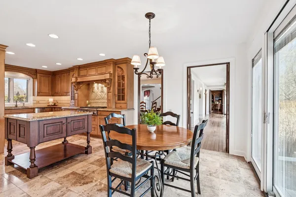 $1,998,000 | 545 West Windsor Road, Inverness, IL 60067
