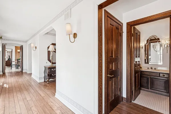 $1,998,000 | 545 West Windsor Road, Inverness, IL 60067