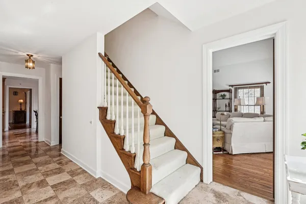 $1,998,000 | 545 West Windsor Road, Inverness, IL 60067