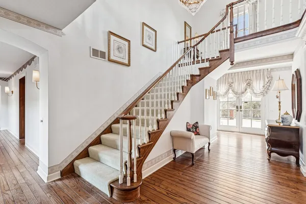 $1,998,000 | 545 West Windsor Road, Inverness, IL 60067
