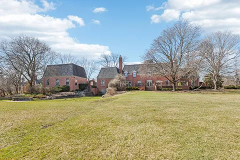 $1,998,000 | 545 West Windsor Road, Inverness, IL 60067