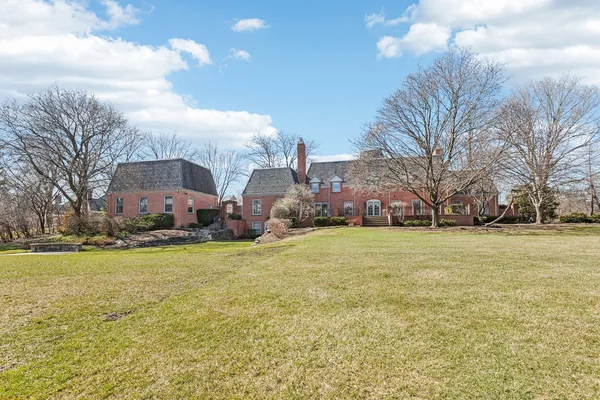 $1,998,000 | 545 West Windsor Road, Inverness, IL 60067