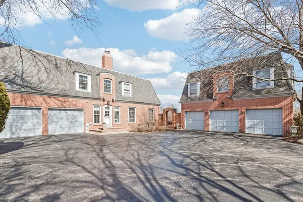 $1,998,000 | 545 West Windsor Road, Inverness, IL 60067