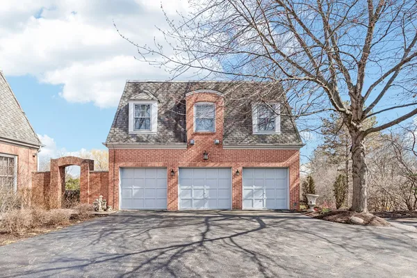 $1,998,000 | 545 West Windsor Road, Inverness, IL 60067
