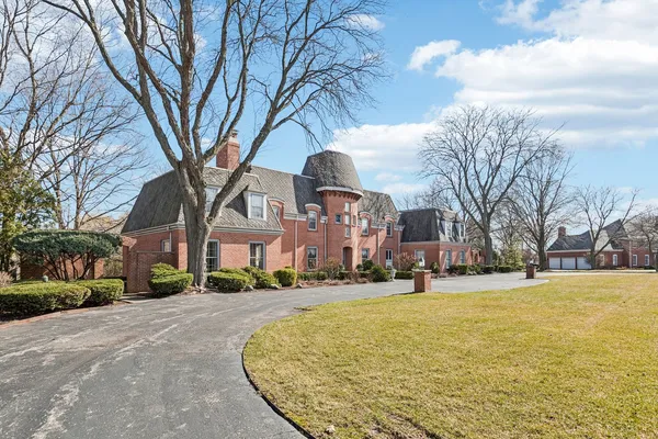 $1,998,000 | 545 West Windsor Road, Inverness, IL 60067