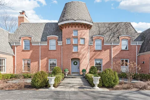 $1,998,000 | 545 West Windsor Road, Inverness, IL 60067