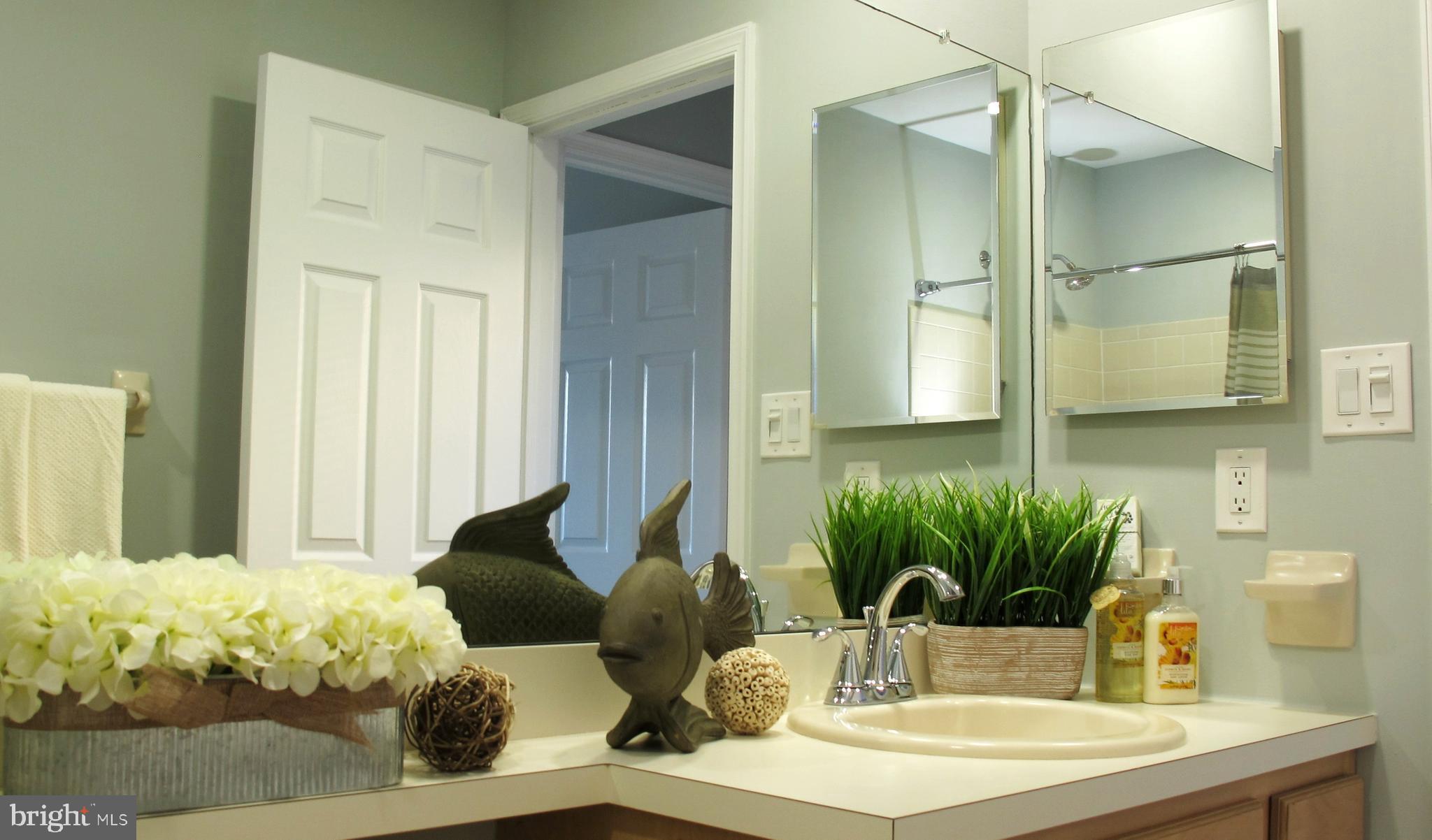 74 Kettlebrook Drive Mount Laurel, NJ 08054 - Photo 21 of 25 Main Bathroom