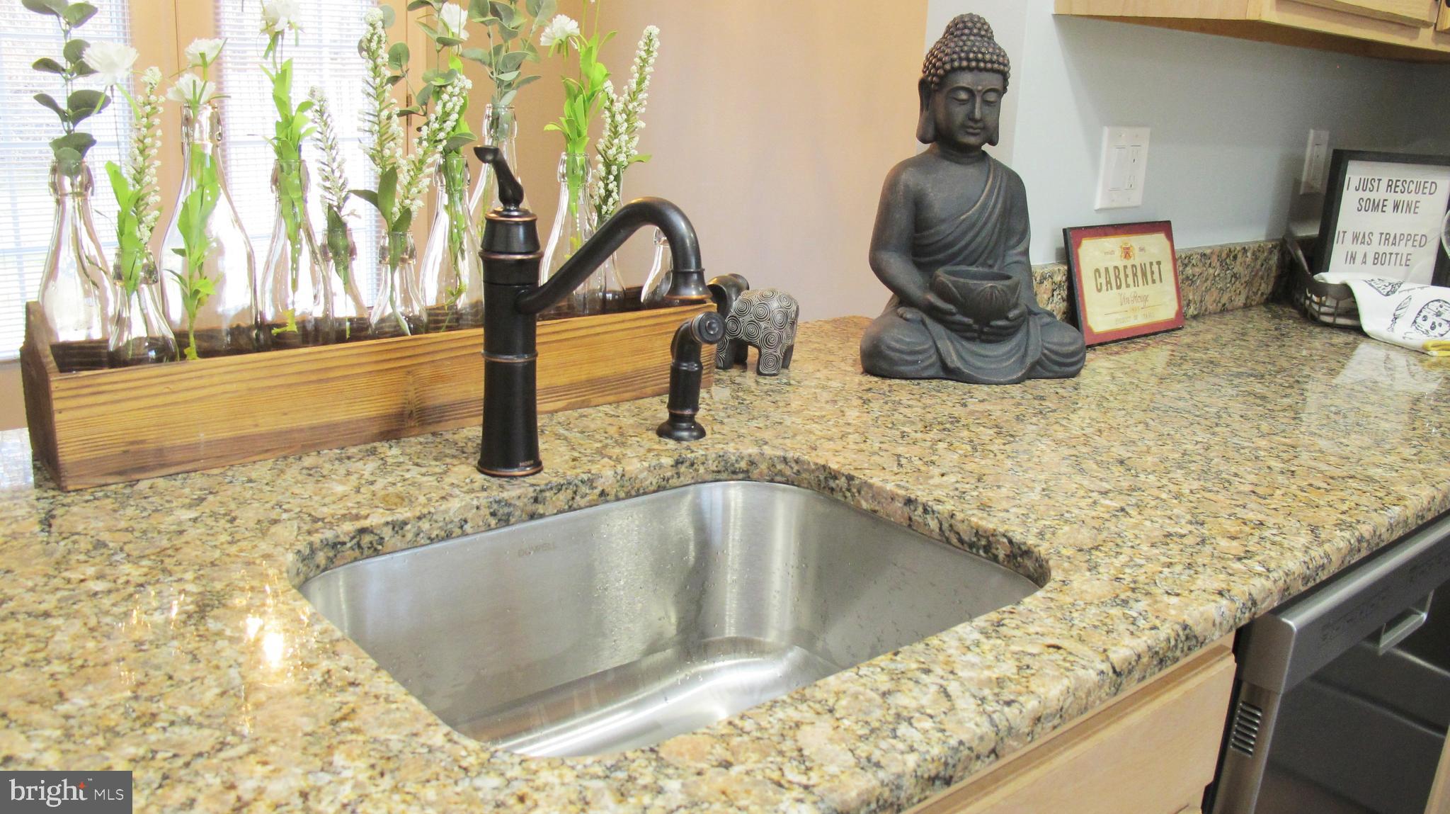 74 Kettlebrook Drive Mount Laurel, NJ 08054 - Photo 10 of 25 NEW Granite Counters & Undermount Sink